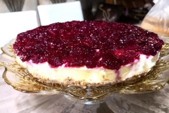 Nefis Vişneli Cheesecake