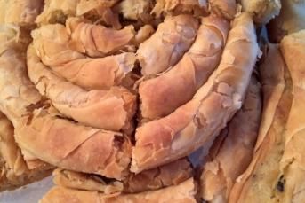 Peynirli El Açması Börek