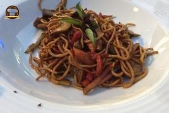 Soya Soslu Tavuklu Mantarlı Makarna