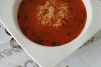 Salçalı Pirinç Çorbası