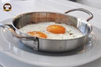 Sahanda Yumurta Tarifi