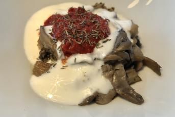 Yoğurt Soslu Kekikli Mantar Sote