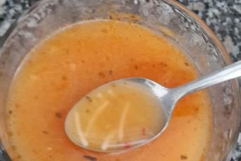 Tel Şehriyeli Tarhana Çorbası