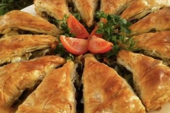 El Açması Börek (Havuç Dilimi Şeklinde)