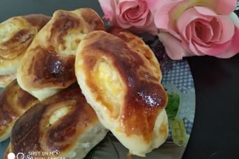 Yumuşacık Sucuklu Kaşarlı Karnıyarık Poğaça