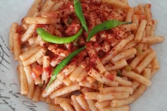 Domates Soslu Salçasız Makarna