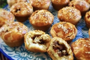 Kuşbaşılı Etli Kıyır Poğaça