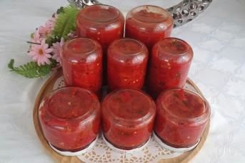 Kışlık Domatesli Közlenmiş Biber Salatası