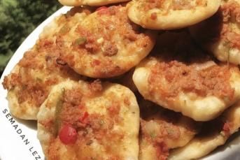 Kuş Gözü Lahmacun (Minik Lahmacun)