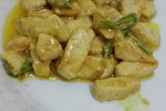 Köri Soslu Tavuk Tarifi