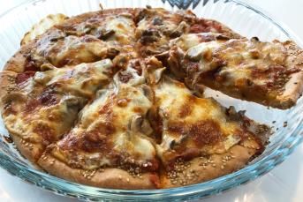 Susamlı Ev Pizzası