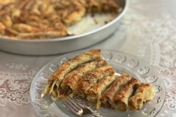 Kıymalı Çarşaf Böreği (El Açması)