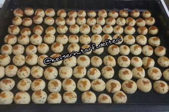 Ağızda Dağılan Çörekotlu Misket Kurabiye (112 Adet)