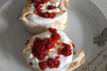 Kıymalı Soslu Gül Böreği