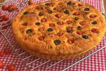 İtalyan Ekmeği (Focaccia)