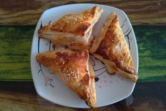 Kaşarlı Yumurtasız Milföyler