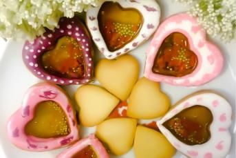 Sürprizli Vitray Kurabiye (Kalpli Cam Kurabiye)