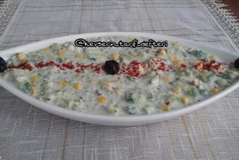 Yoğurtlu Salatalık Mezesi Tarifi