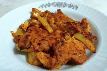 Fırında Patatesli Soslu Tavuk