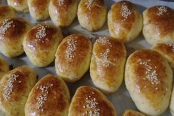 Nefis Sosisli 5 Dk. Poğaçası (Basit Ve Az Malzemeli)