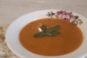 Et Suyu Tadında Mercimek Çorbası