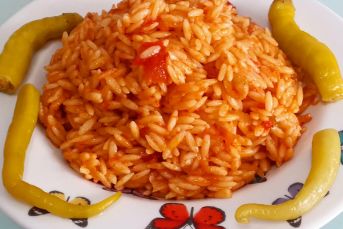 Domatesli Şehriye Pilavı