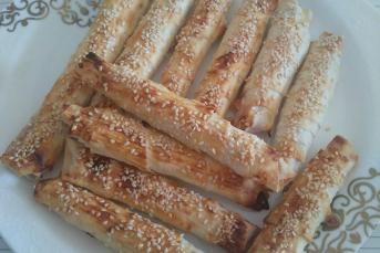 3 Malzemeli Susamlı Börek