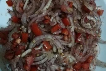 Soğan Salatası (Çok Faydalı-lezzetli)