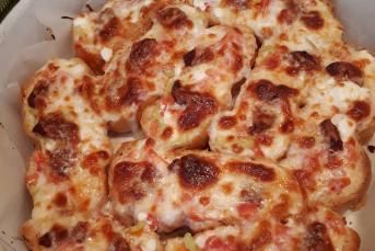 Bayat Ekmekten Pratik Pizza