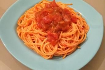 Çok Pratik Soslu Spagetti