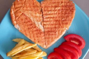 Peynirli Tost (Kahvaltıda Mis Gibi)