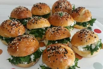 Saçaklı Minnak Poğaçalar