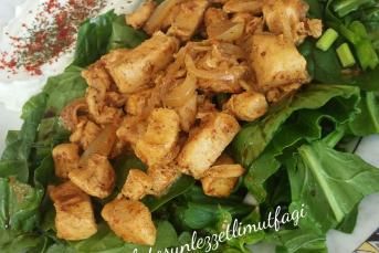 Ispanaklı Köri Soslu Tavuk