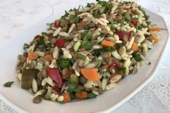 Arpa Şehriyeli Mercimek Salatası