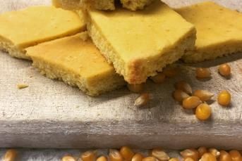 Tereyağlı Mısır Ekmeği