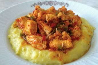 Püre Yatağında Tavuk Sote