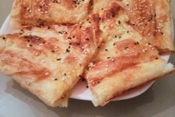 Hazır Yufkadan Peynirli Tepsi Böreği