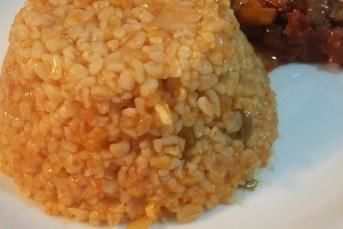 Domatesli Bulgur Pilavı Nasıl Yapılır