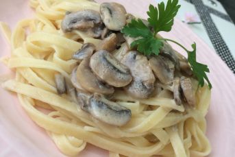 Nefis Kremalı Mantarlı Makarna