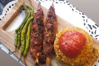 Bulgur Pilavlı Çöp Şiş Köfte