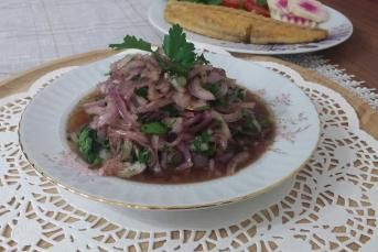 Nefis Soğan Salatası Tarifi