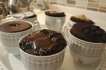 Sufle Tadında Fincanda Kek