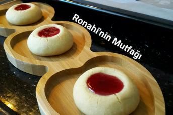 Ağızda Dağılan Reçelli Kurabiye