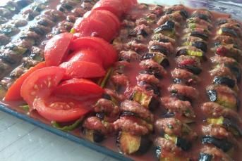 Fırında Soslu Sebzeli Leziz Köfte