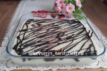 Bisküvili Sütlü İrmik Tatlısı