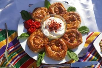 Patlıcanlı Kıymalı Gül Böreği