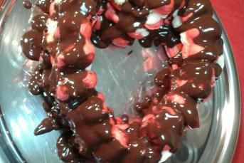 Kalp Şeklinde Profiterol