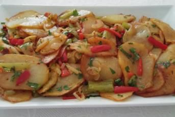 Sebzeli Kızarmış Patates Salatası