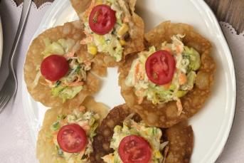 Çıtır Çanakta Tavuk Salatası