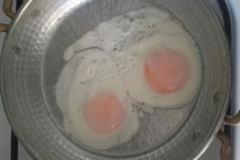 Sahanda Kayısı Kıvamında Yumurta